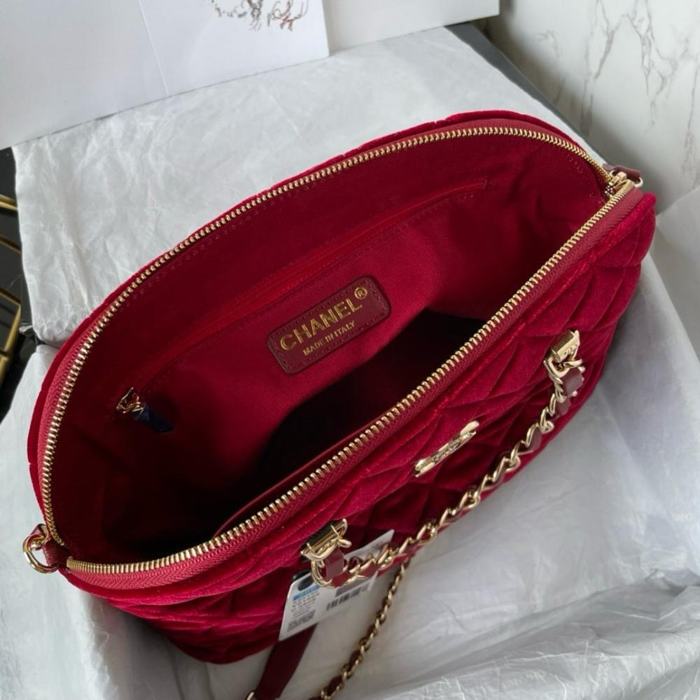 حقيبة شانيل جلدية مخملية الشكل