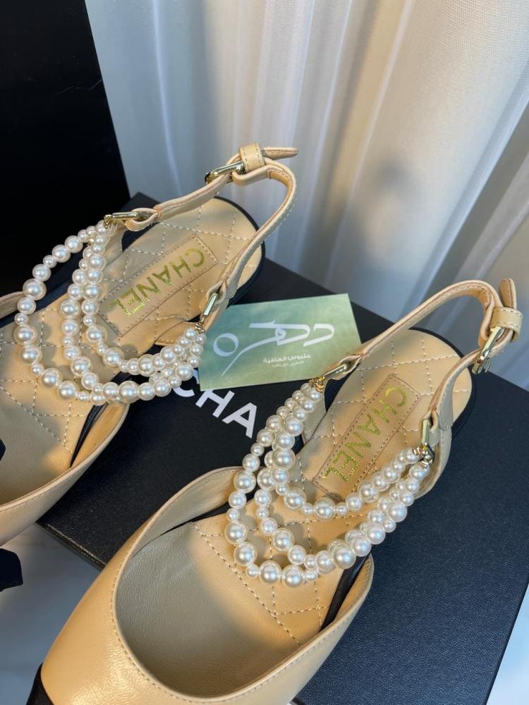 حذاء شانيل سليب باك