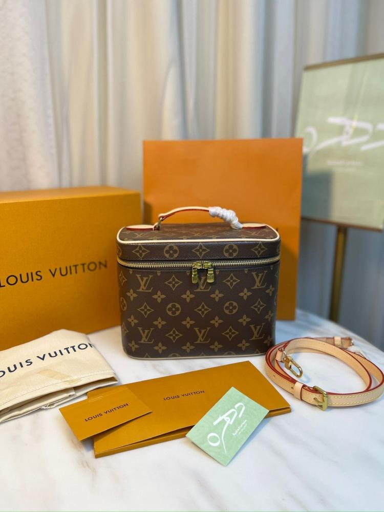 حقيبة نايس فانيتي من لويس فيتون - مقاس 24