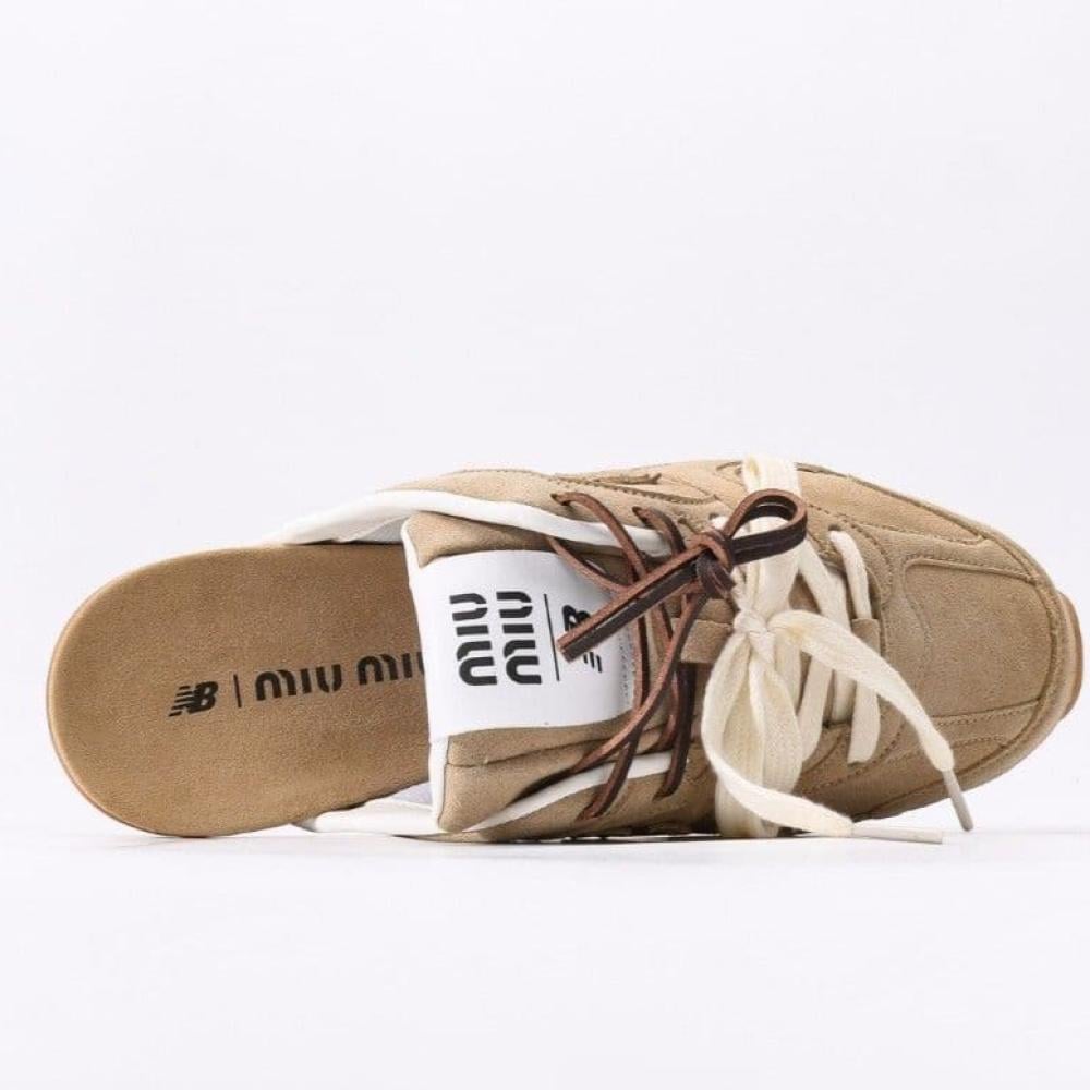 سنيكرز ميوميو نيو بالانس