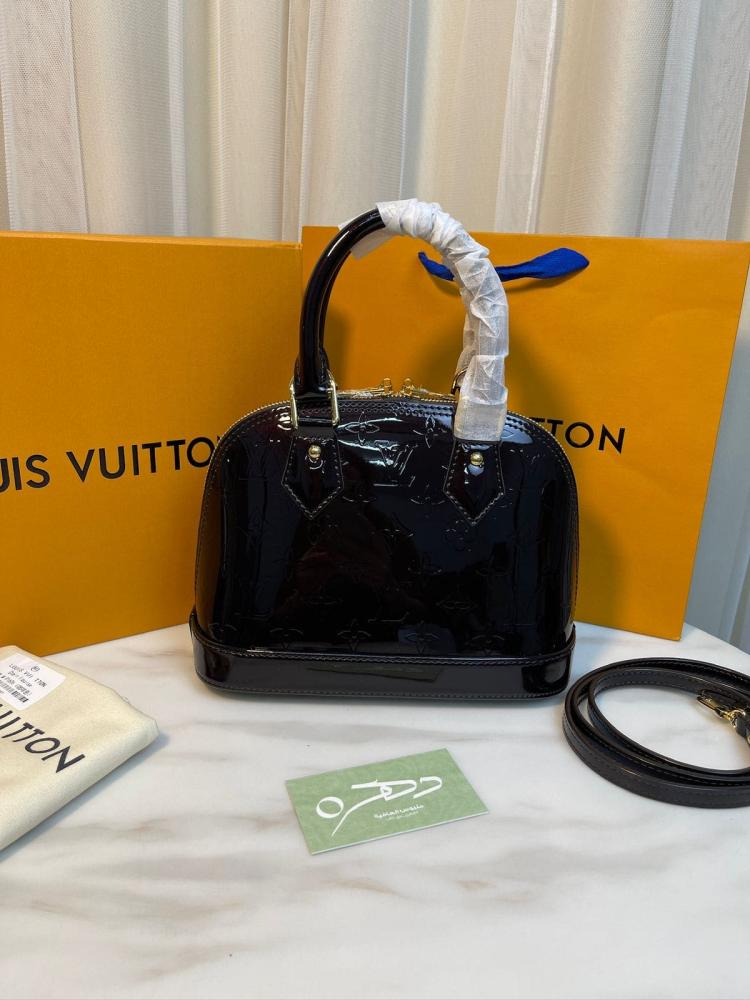 حقيبة بي بي ألما من لويس فيتون مقاس 25 - لون عودي لماع