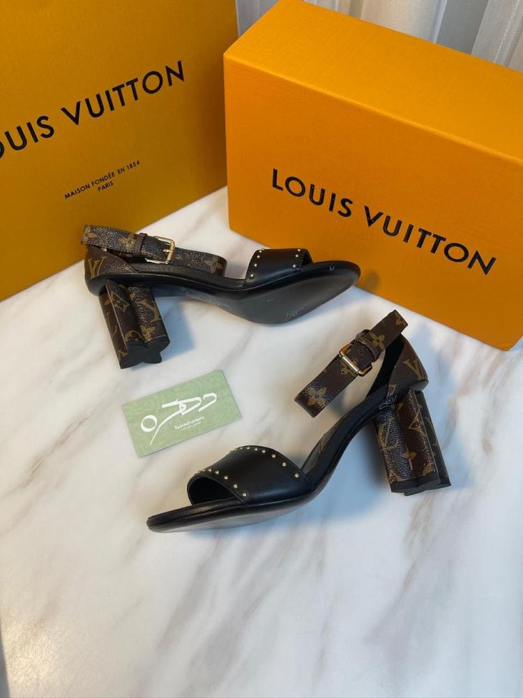 صندل سيلويت بشعارات مونوغرام من لويس فيتون