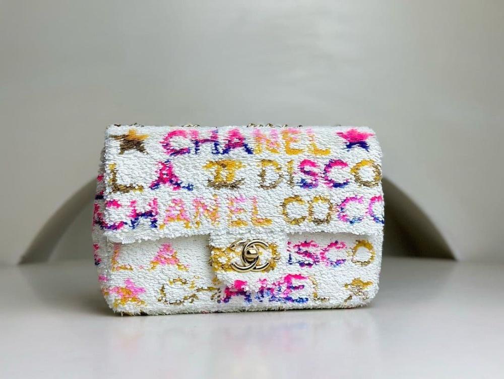 حقيبة شانيل كلاسيك فلاب بتصميم CHANEL LA DISCO-مقاس 20