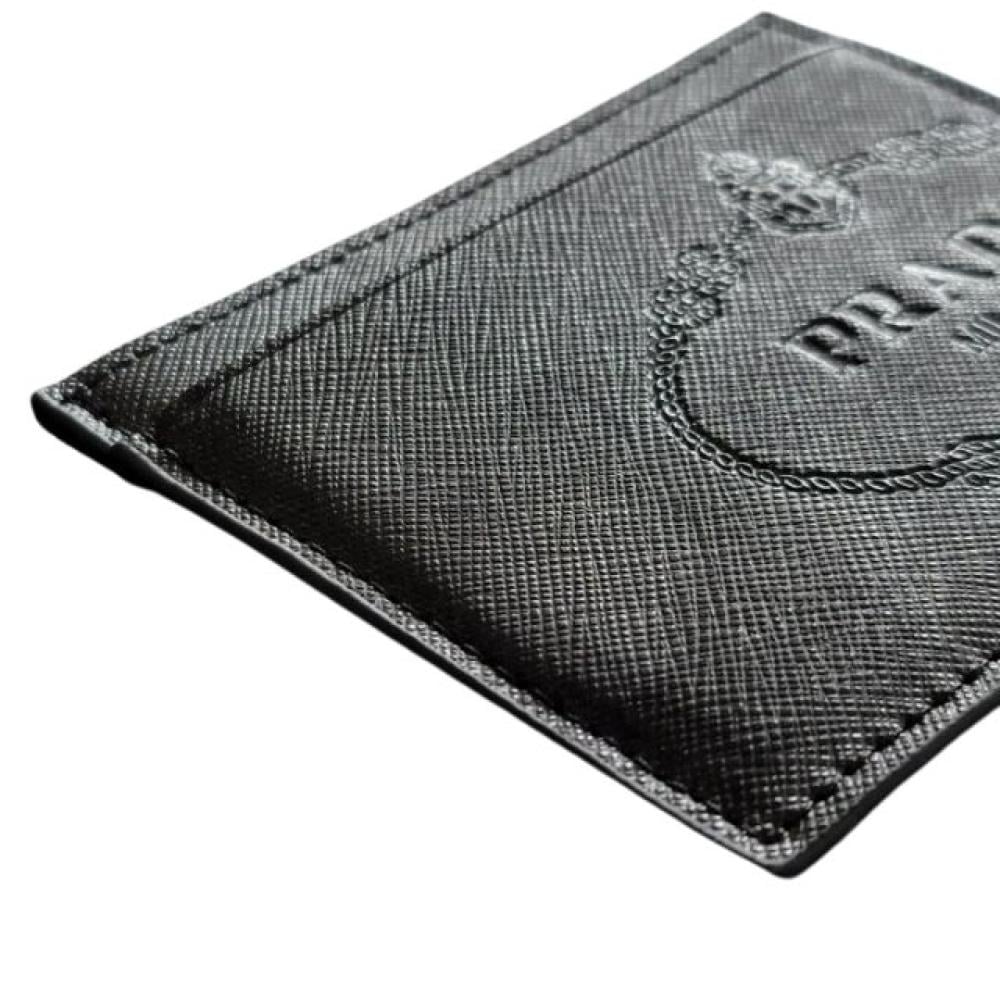 محفظة بطاقات سافيانو جلدية بشعار برادا منقوش - أسود