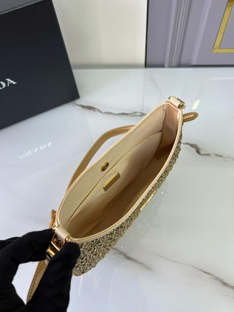 حقيبة برادا المرصعة بالكريستال- مقاس 22