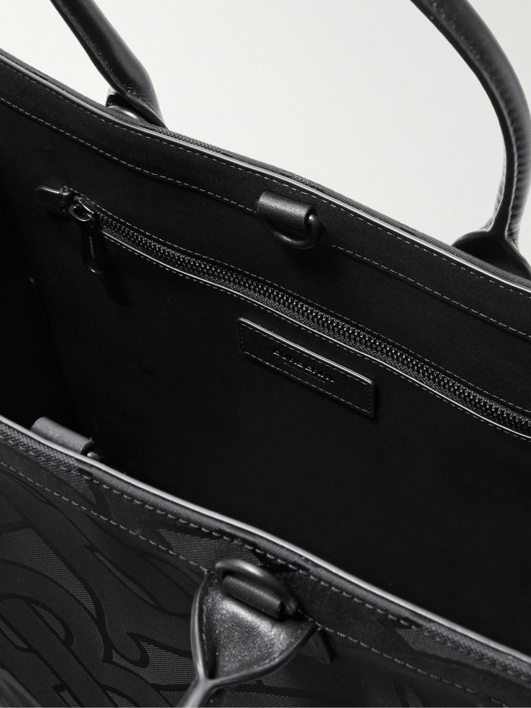 شنطة بيربري مونوغرام جاكار - أسود