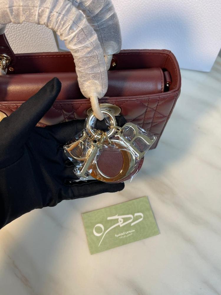 حقيبة يد وكتف الجلدية ليدي دي جوي من ديور مقاس 26 سم