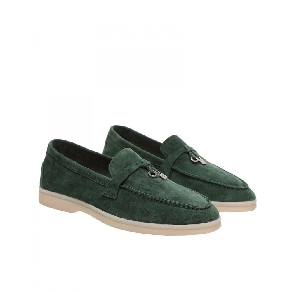 حذاء لورو بيانا فلات (Loro Piana Flat) بلونه الأخضر