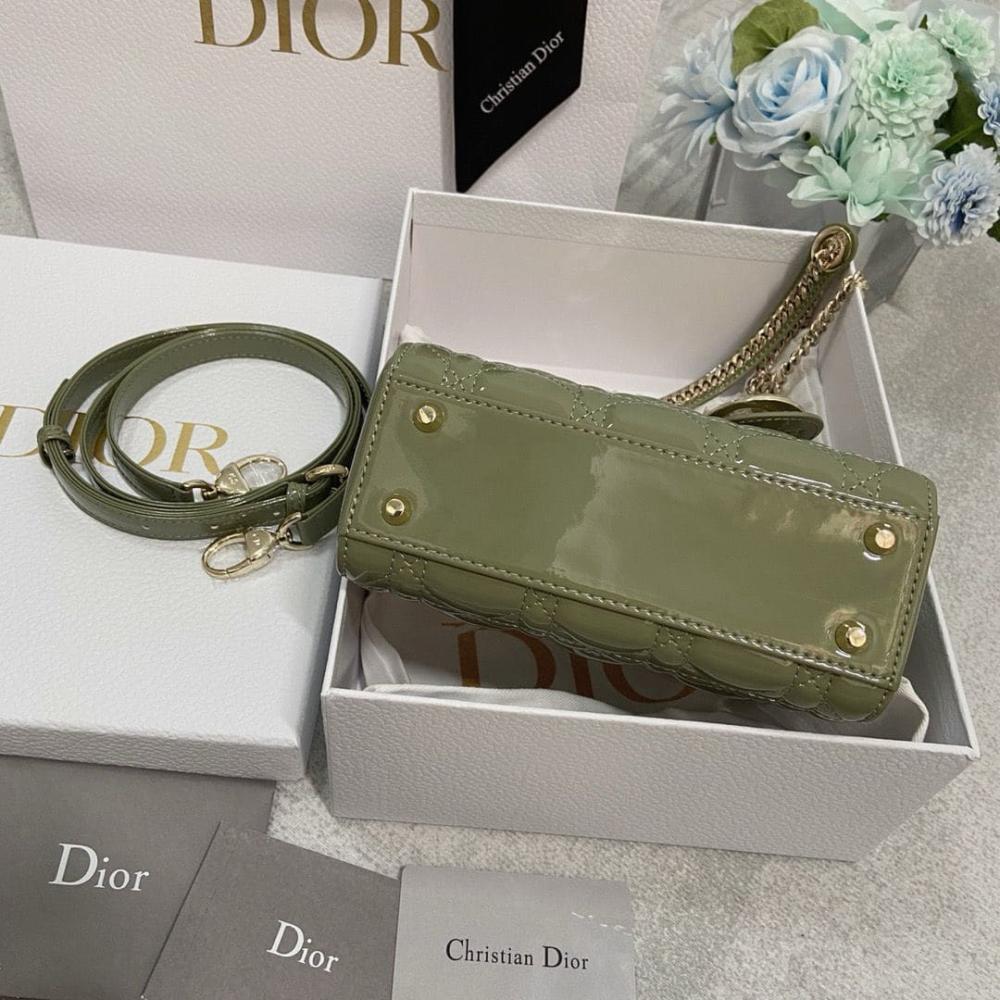 شنطة ليدي ديور 17 سم - زيتي لامع