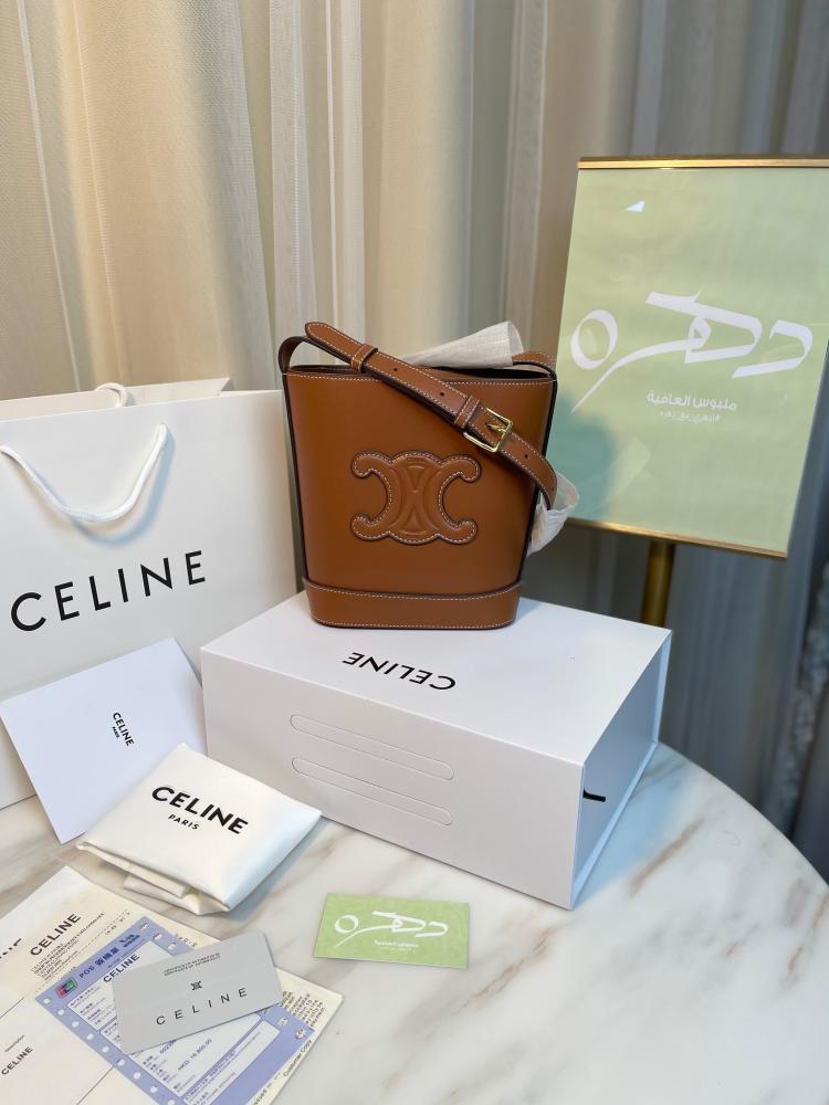 حقيبة دلو صغيرة كوير تريومف من سيلين