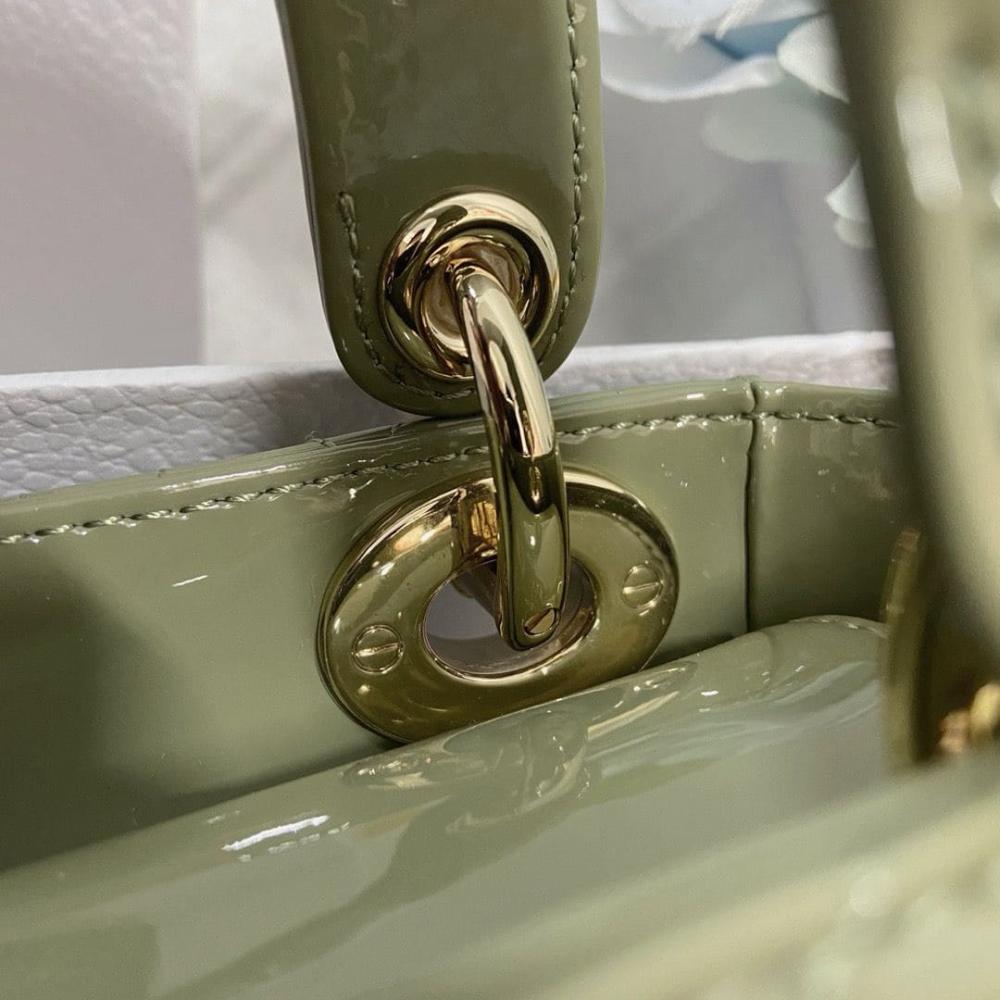 شنطة ليدي ديور 17 سم - زيتي لامع