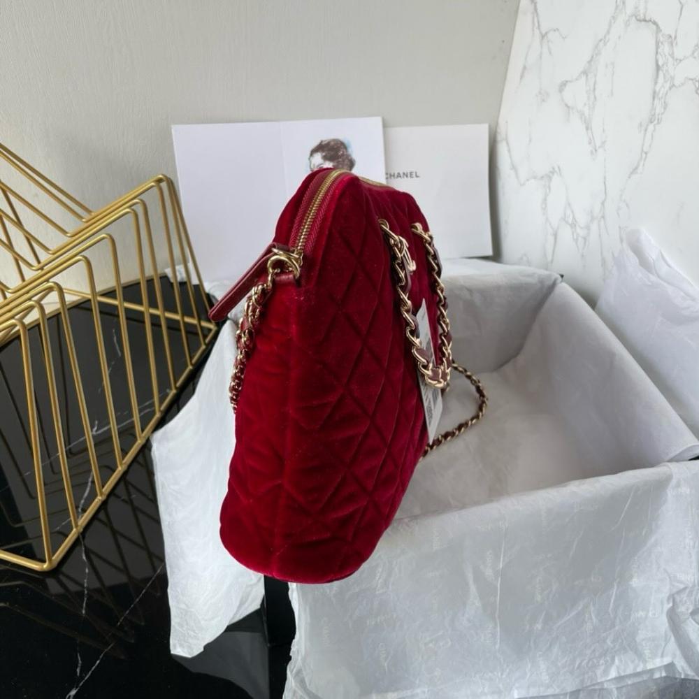 حقيبة شانيل جلدية مخملية الشكل