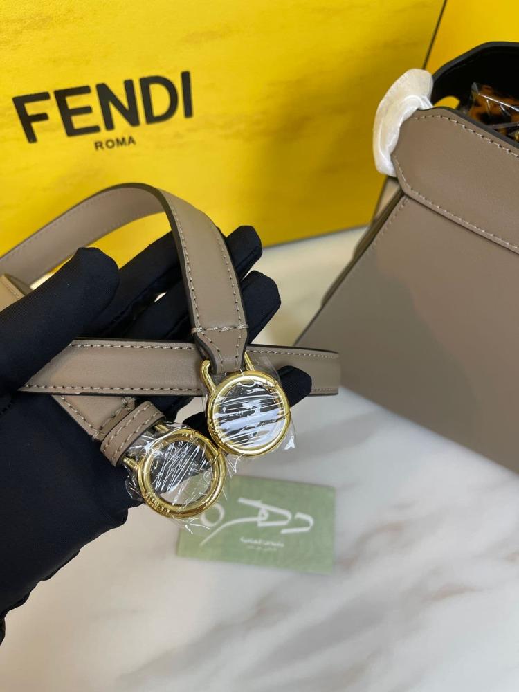 حقيبة فيندي بيكابو ميديوم جملي-مقاس 27