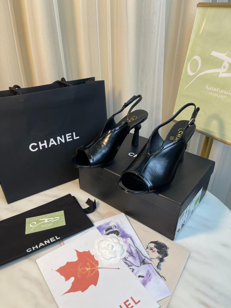 صندل ميتييه دارت بكعب 8.5 سم من شانيل