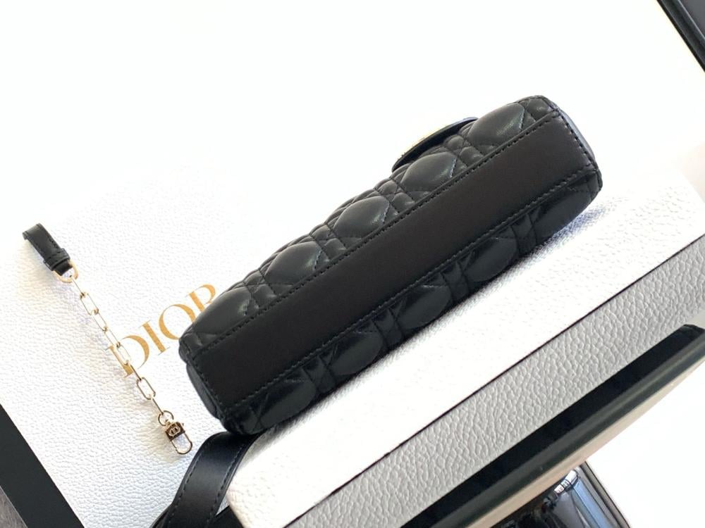 شنطة ليدي ديور - اسود