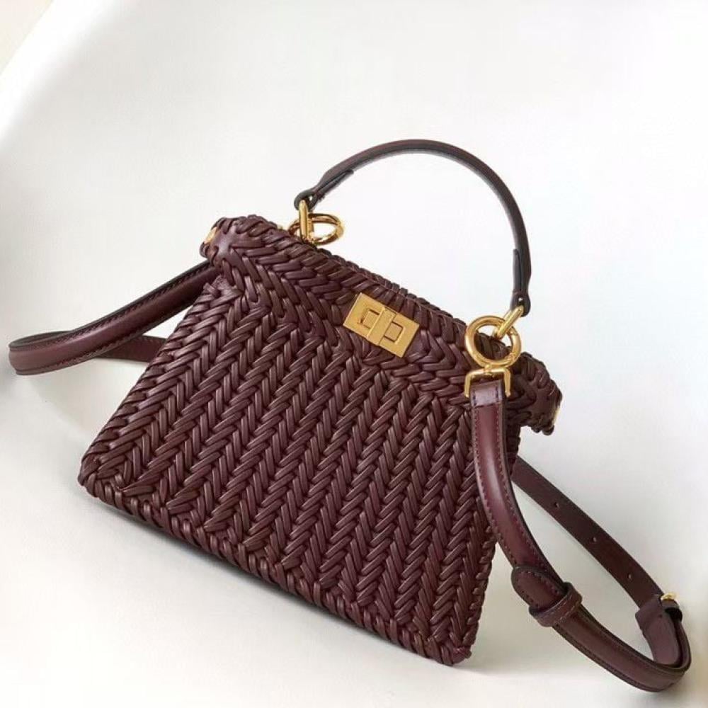 حقيبة بيكابو ايسيو من فندي 20