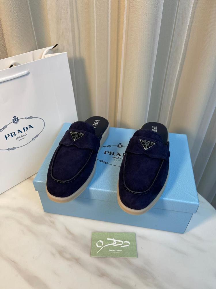 حذاء برادا من الشامواه مفتوح