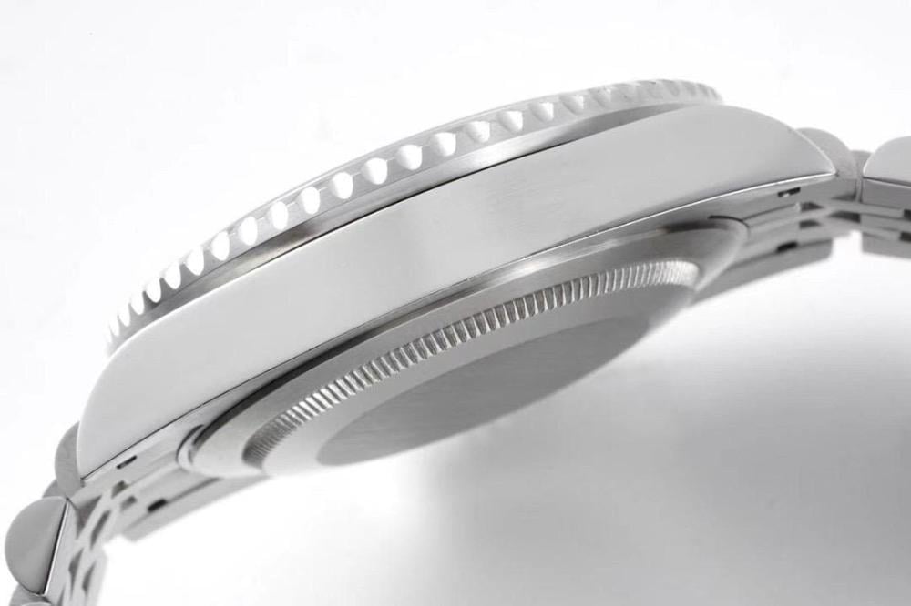 ساعة رولكس جي إم تي ماستر II