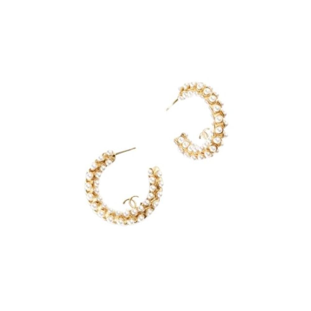 أقراط بشعار CC ممزوج باللؤلؤ الصناعي من شانيل