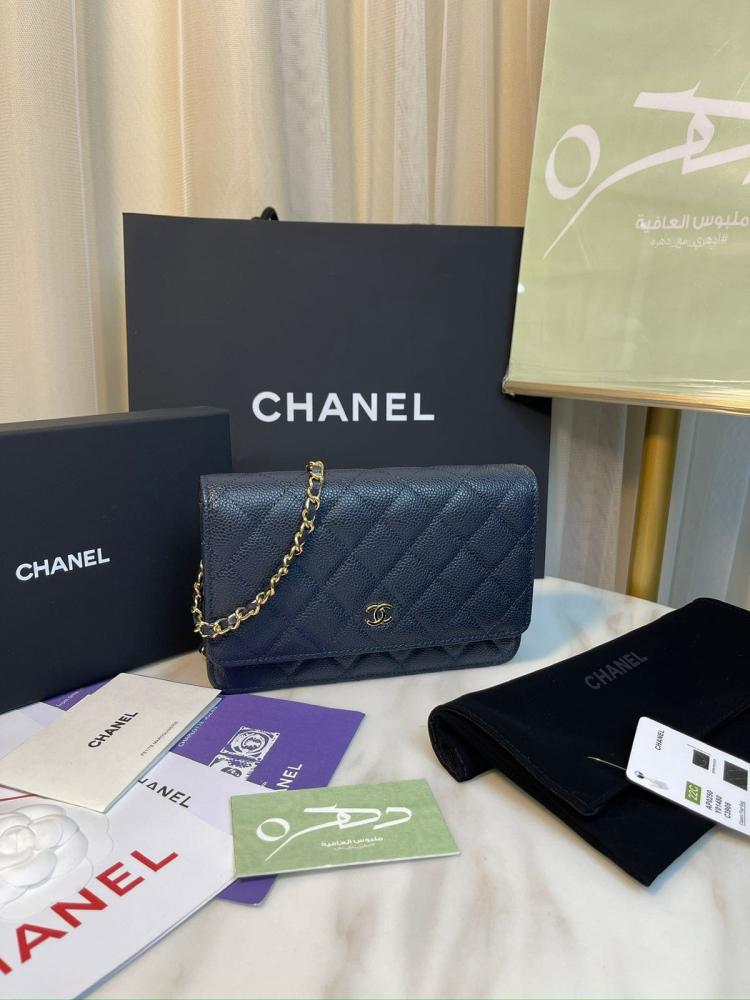 محفظة شانيل ووك جلد كافيار مبطن