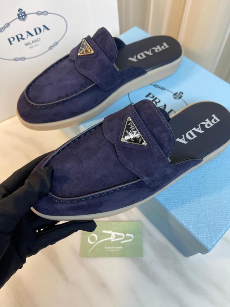 حذاء برادا من الشامواه مفتوح