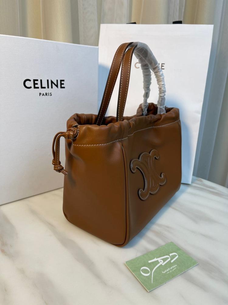 حقيبة سيلين كوير تريومف كاباس