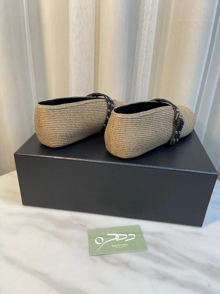 حذاء ألايا Alaia من القش الورقي بحزام جلدي