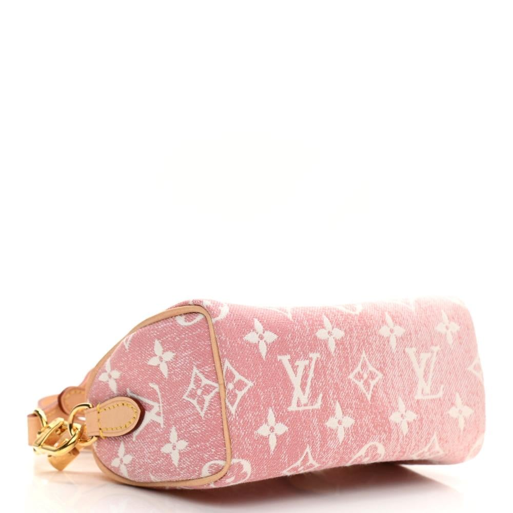 حقيبة يد صغيرة LV من قماش الدنيم المزخرف بنقشة مونوغرام