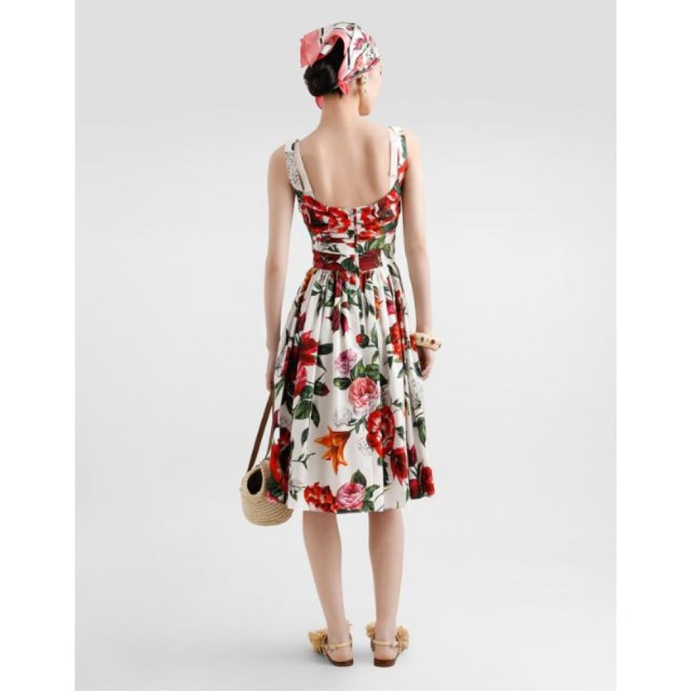 فستان صيفي بطبعة زهور من دولتشي آند غابانا