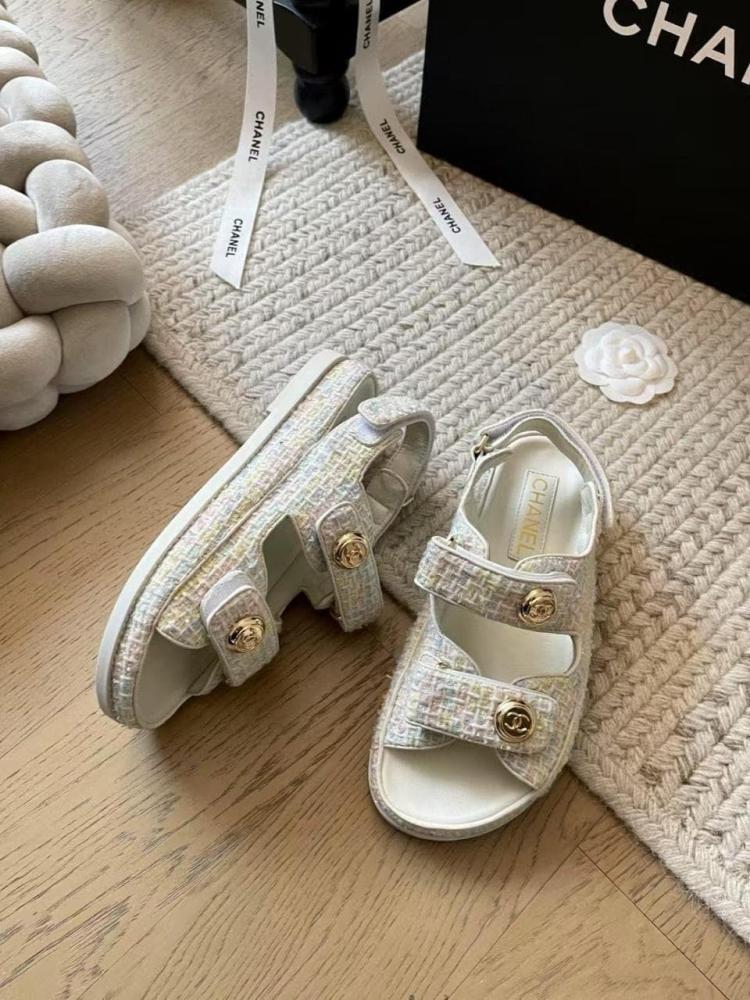 صندل شانيل CC المسطحة بتصميم Dad