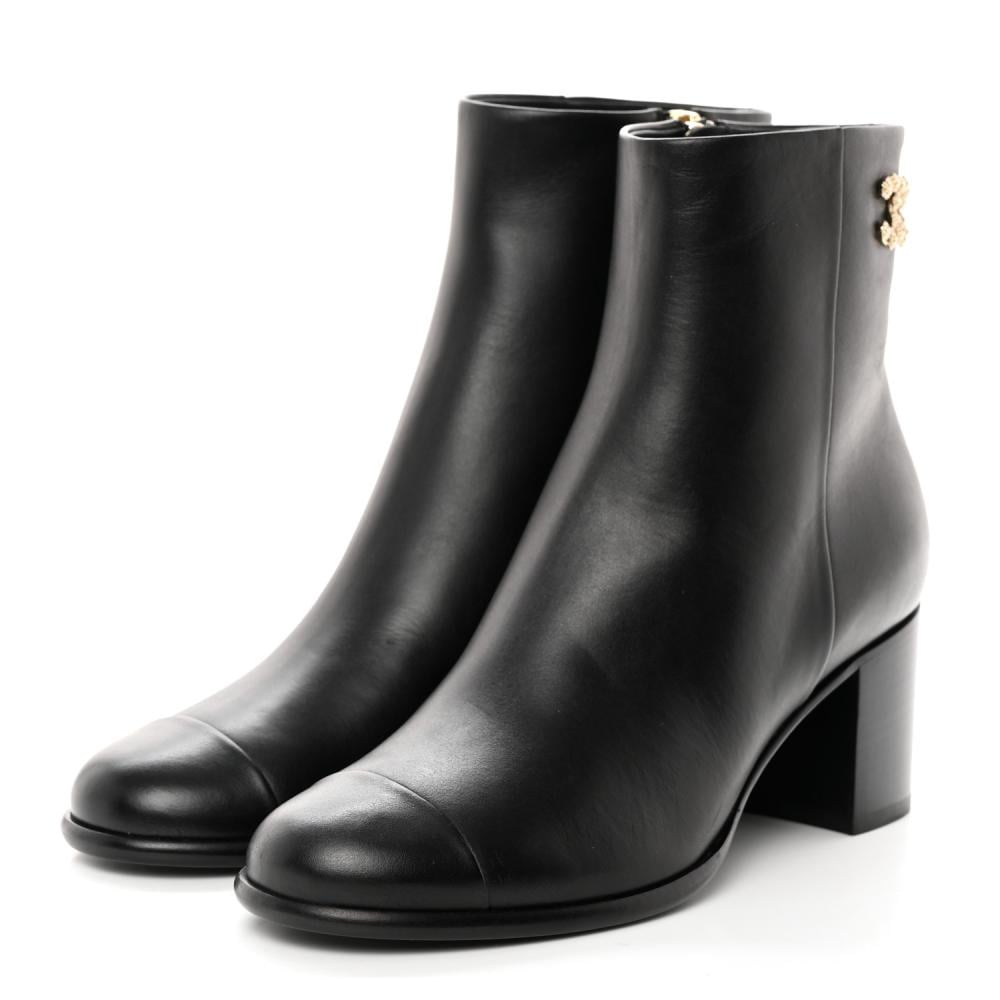 بوت شانيل الكاحل باللون الأسود