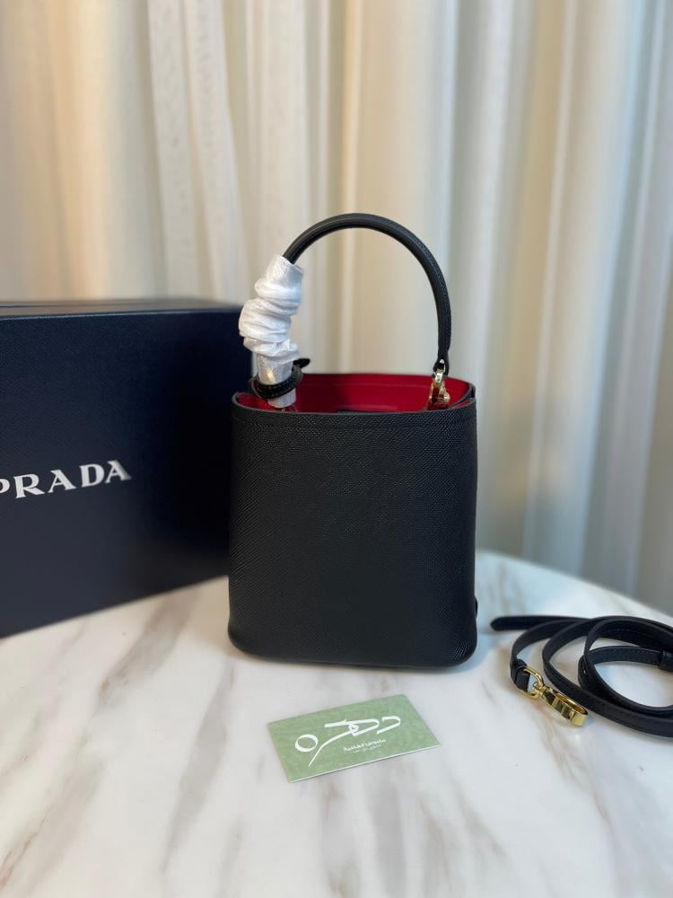 شنطة برادا بانيير سافيانو سمول - أسود