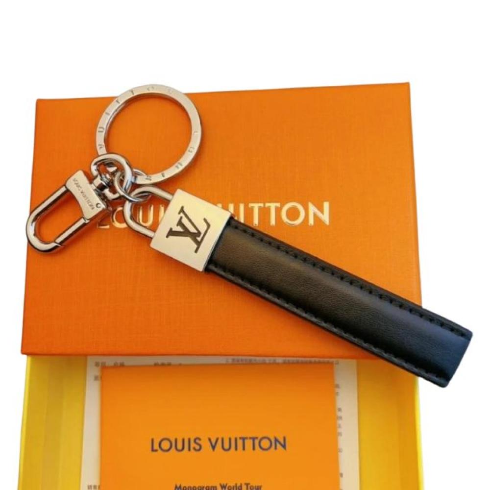 ميدالية مفاتيح لويس فيتون ليذر لوقو