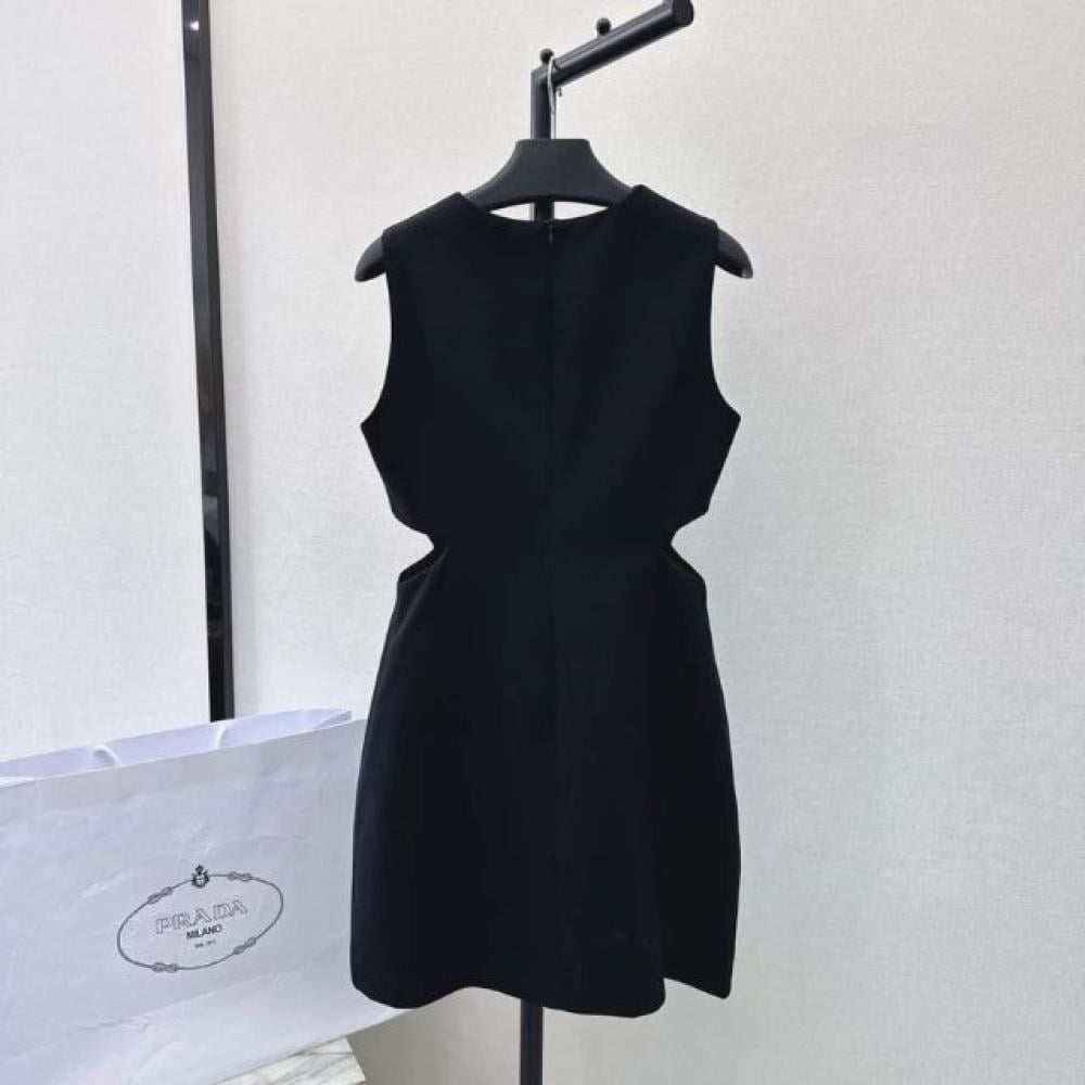 فستان برادا بدون أكمام بخصر مثلث ربيعي وصيفي