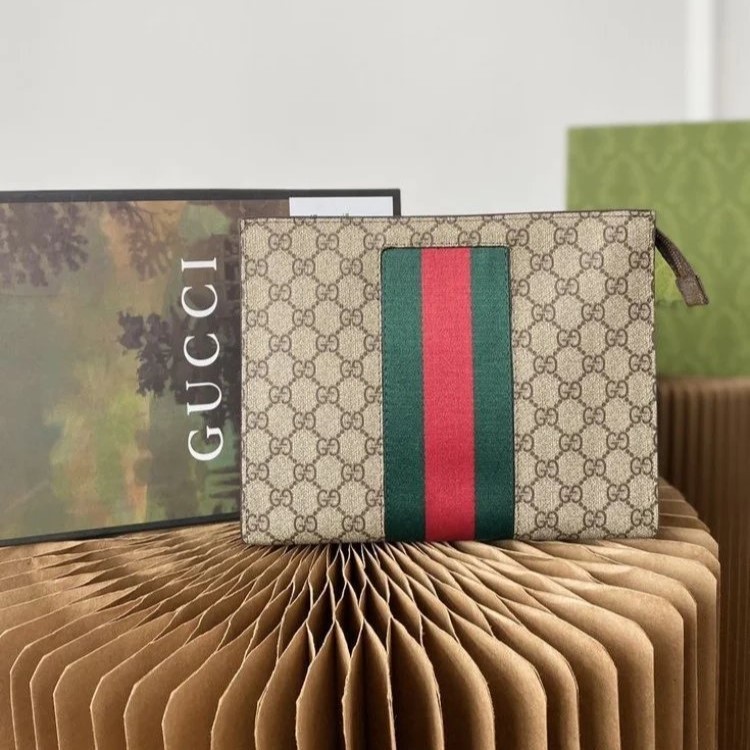 باوتش قوتشي جي جي سوبريم بشريط زيتي وأحمر - بني