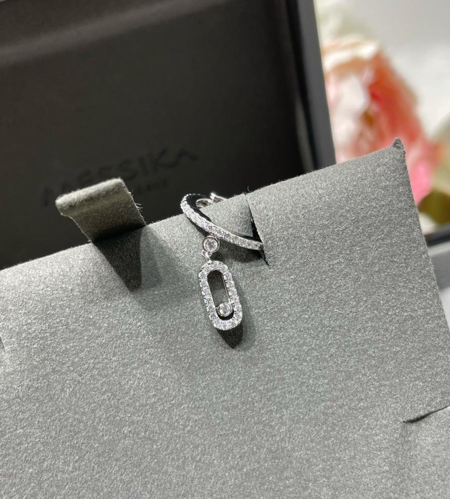 أقراط ميسيكا موف أونو الكريستالي بمشبك