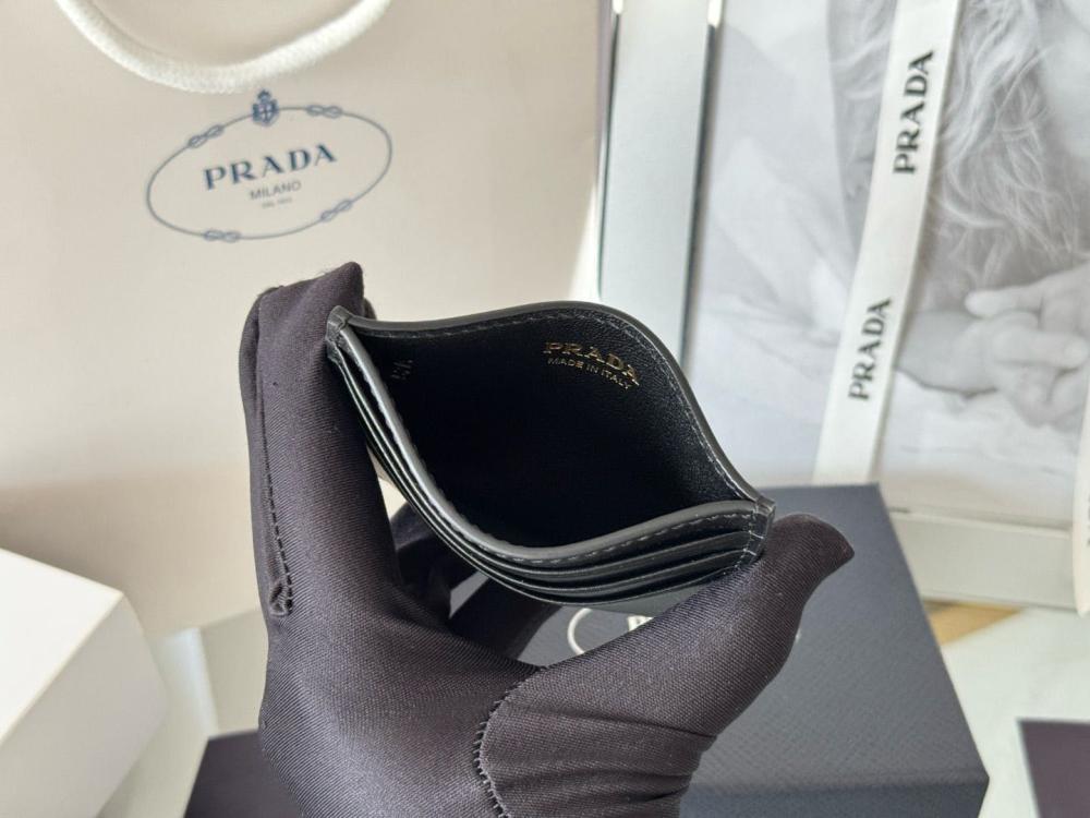 محفظة بطاقات سافيانو ميتال من برادا - أسود