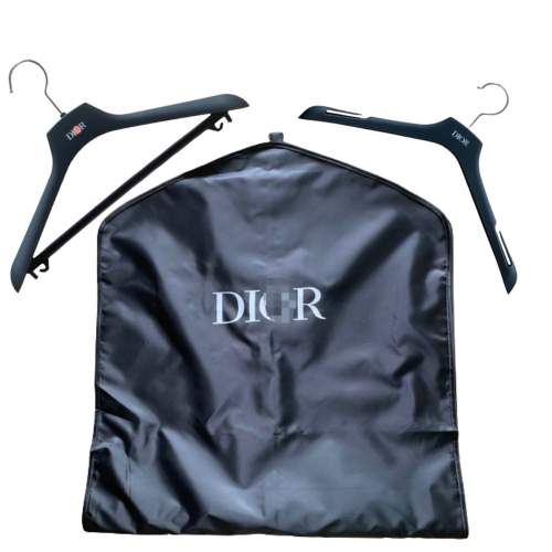 طقم 2 معلاق مع كيس حماية طويل للملابس من Dior