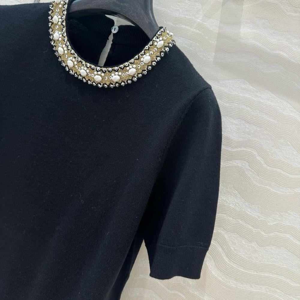 سترة فالنتينو غارافاني الصوفية المطرزة