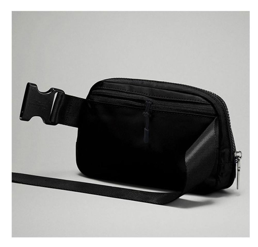 حقيبة خصر وكتف ايفري وير من ALO YOGA