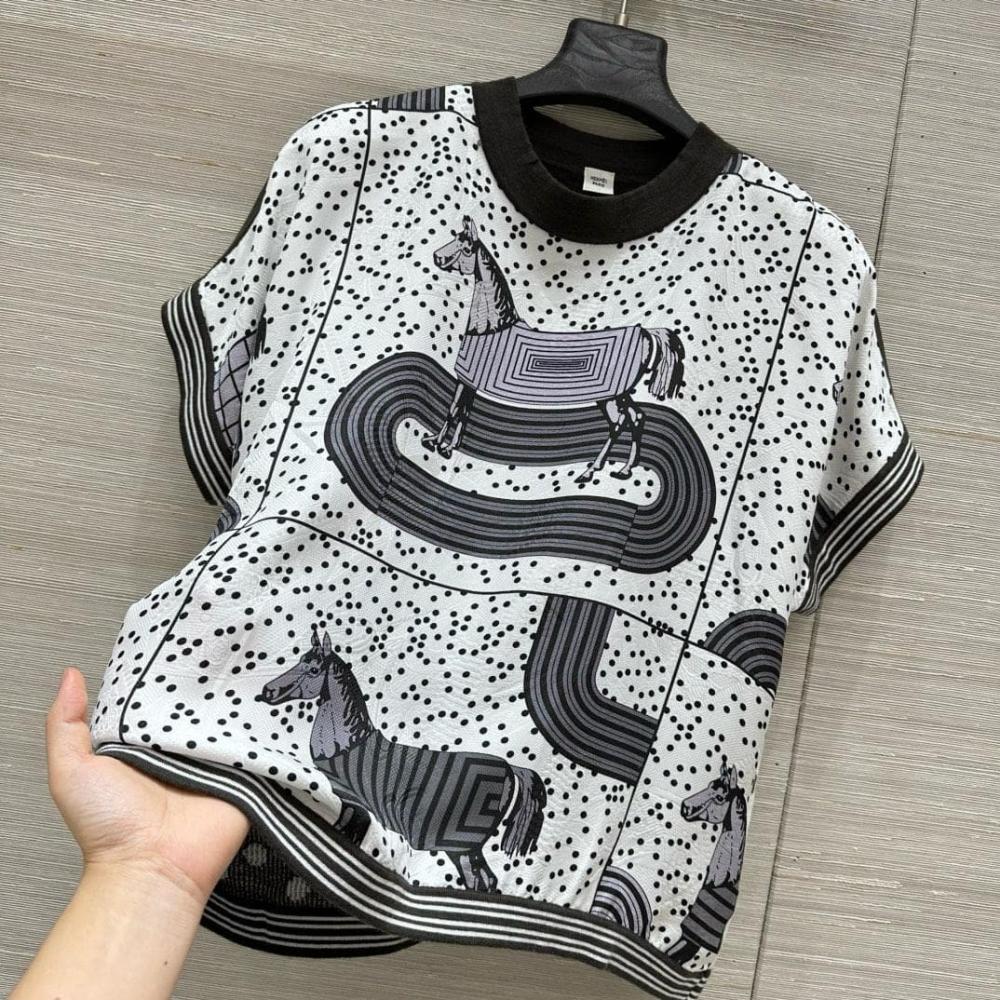 كنزة "Garde-Robe Pop" طويلة الأكمام من Hermès