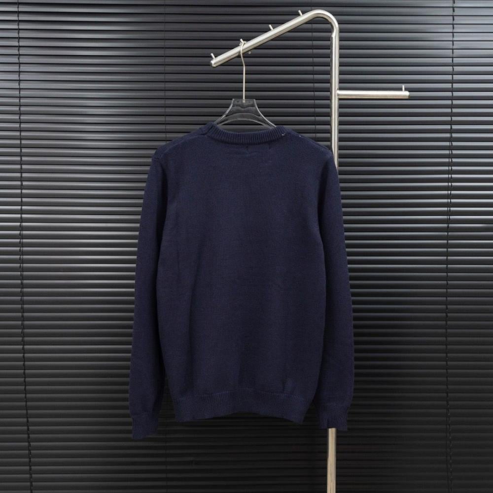 سترة صوفية بشعار غوتشي بتقنية إنتارسيا