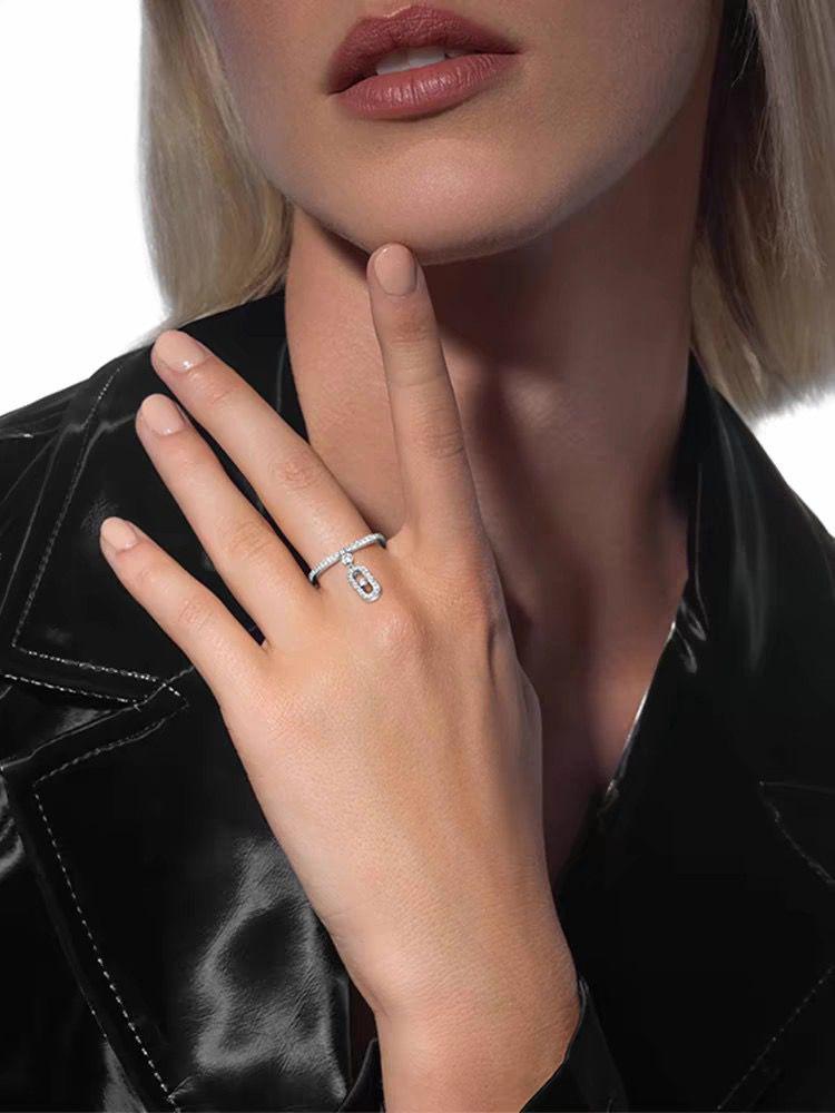 خاتم موف أونو مع قلادة مرصعة بالكريستال من ميسيكا