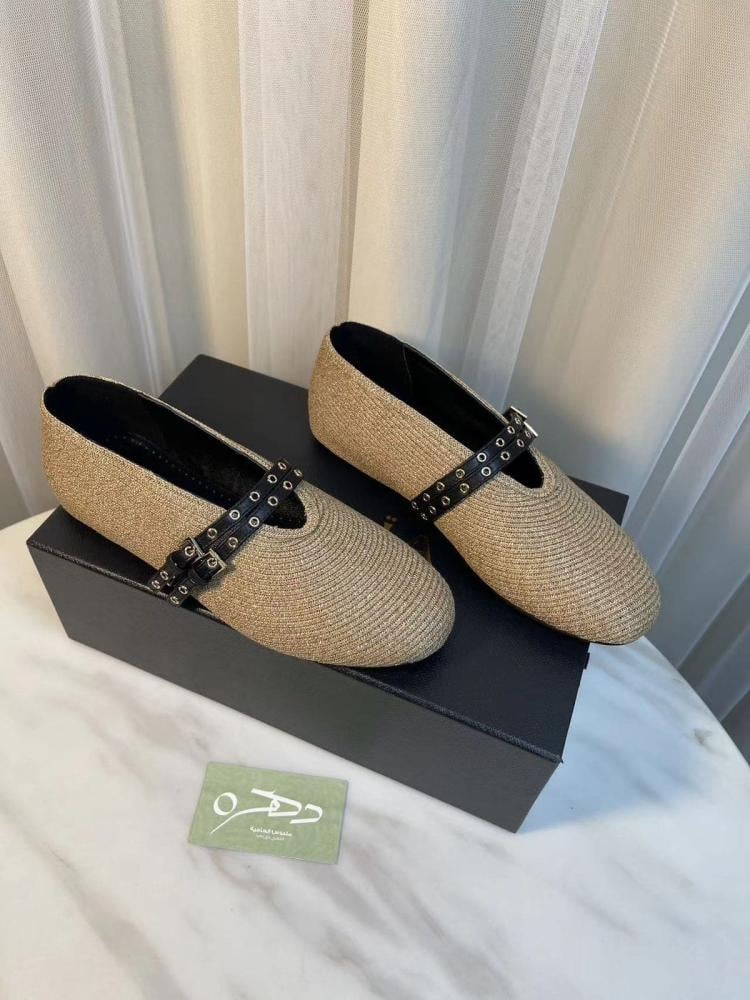 حذاء ألايا Alaia من القش الورقي بحزام جلدي