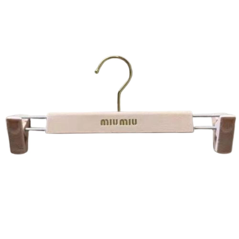 طقم معلاق ملابس بلاستيك من miu miu قطعتين