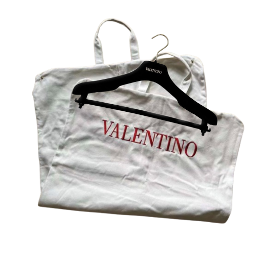 معلاق وكيس حماية ملابس طويل من Valentino