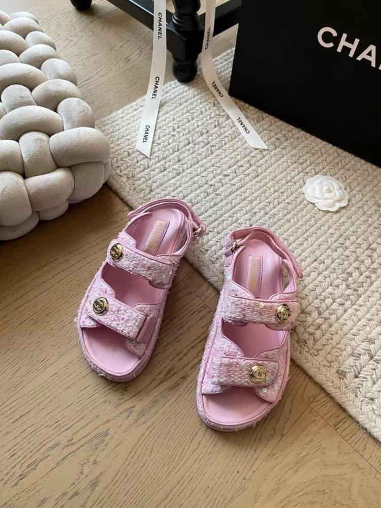 صندل شانيل CC المسطحة بتصميم Dad