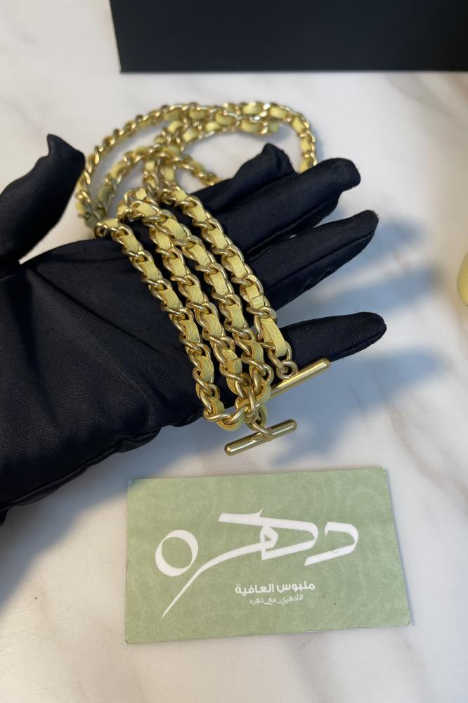 حقيبة هوبو بشعار شانيل بحزام بسلسلة ذهبية - ليموني