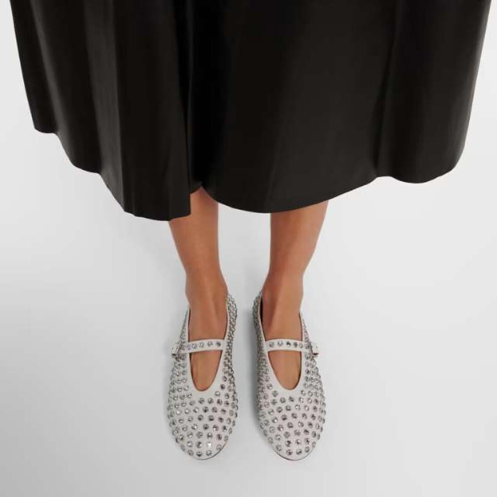 حذاء باليه مسطح من الجلد مزين بالكريستال من الايا - أبيض