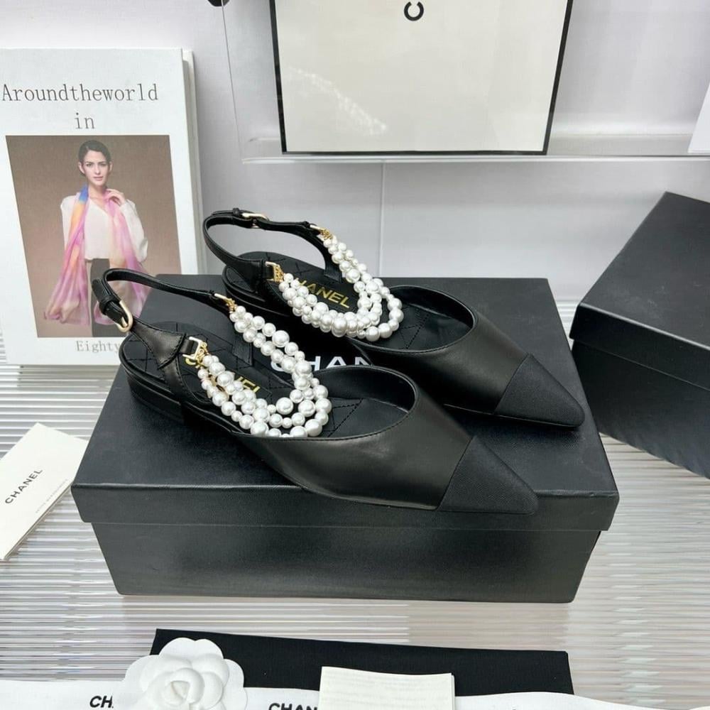 حذاء شانيل سليب باك